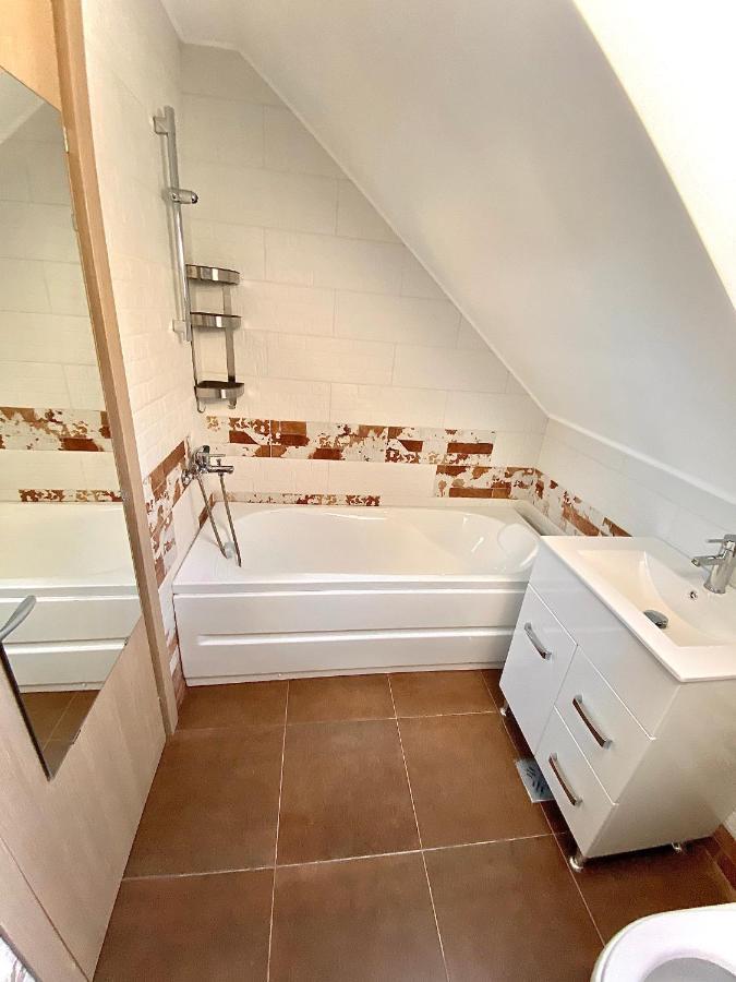 Zen House Apartman Bodzavásár Kültér fotó